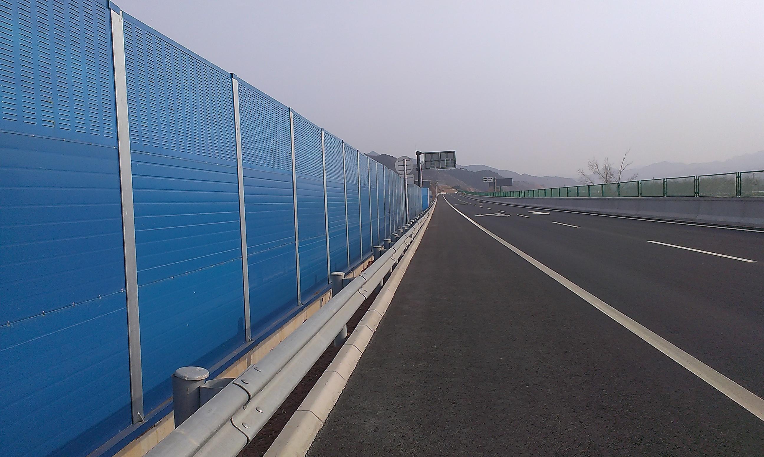 <a href=http://vzwtcom.cn/news_article?news_id=136>公路聲屏障</a>