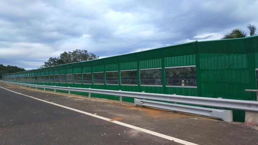 <a href=http://vzwtcom.cn/news_article?news_id=144>天津道路聲屏障</a>